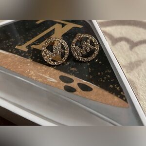 🩷 Super Cute Fashion Gold Crystal Stud Earrings 🩷